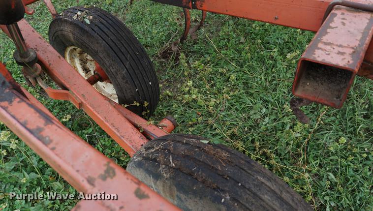 image for item DC5266 Hesston field cultivator