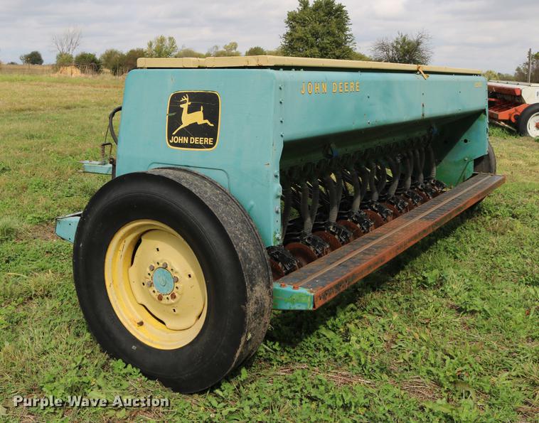 image for item DD0047 John Deere 8300 grain drill
