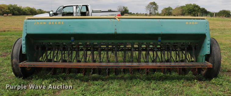 image for item DD0047 John Deere 8300 grain drill