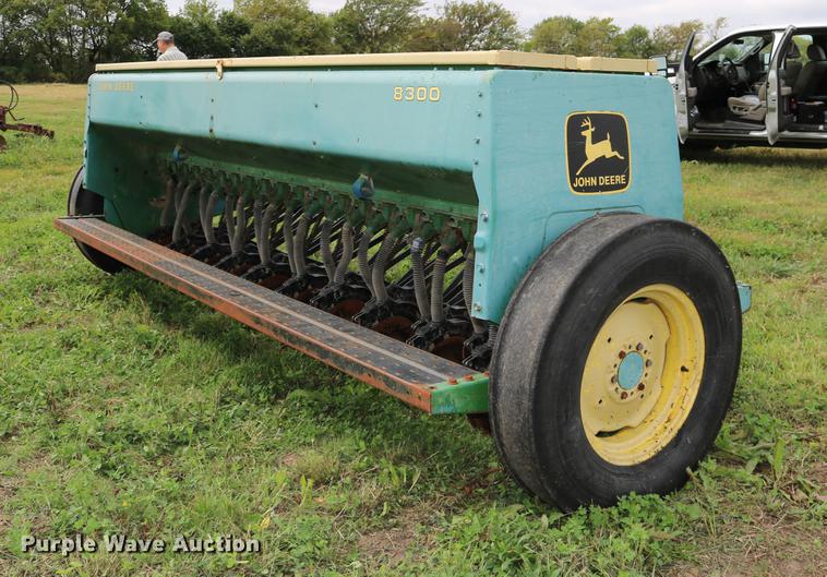 image for item DD0047 John Deere 8300 grain drill