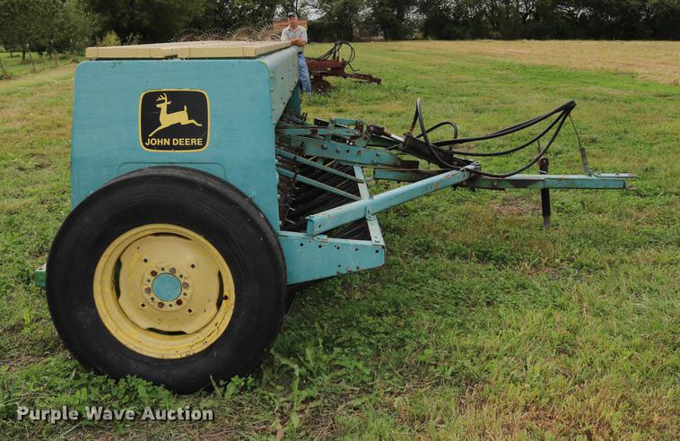 image for item DD0047 John Deere 8300 grain drill