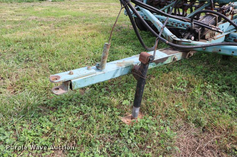 image for item DD0047 John Deere 8300 grain drill