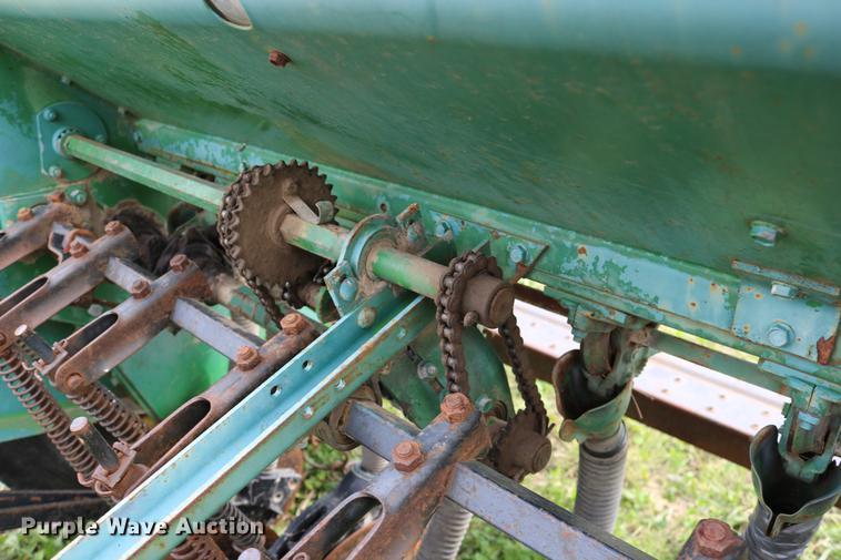 image for item DD0047 John Deere 8300 grain drill