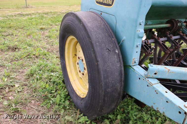 image for item DD0047 John Deere 8300 grain drill