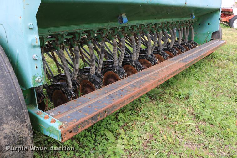 image for item DD0047 John Deere 8300 grain drill
