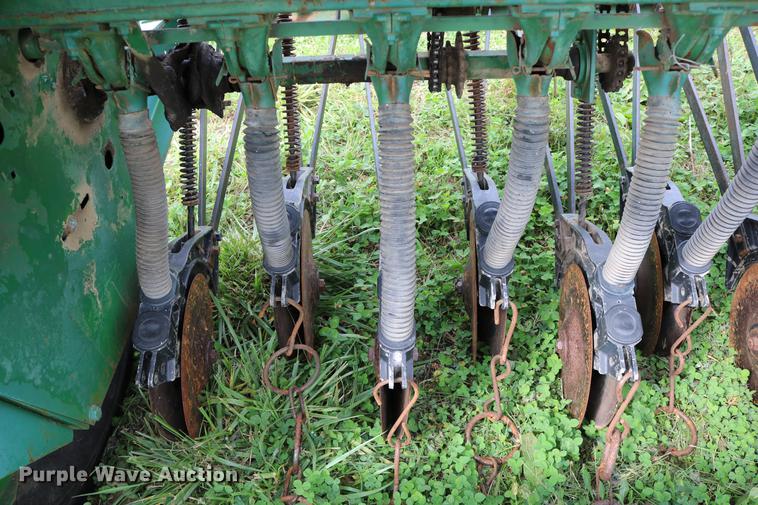 image for item DD0047 John Deere 8300 grain drill