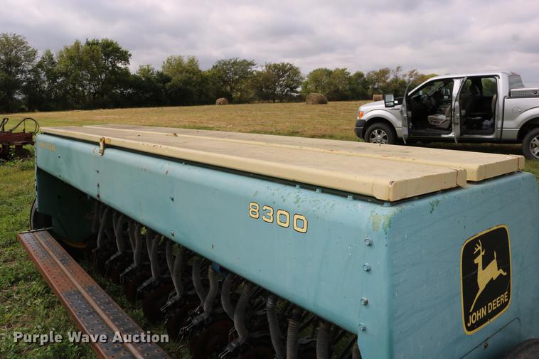 image for item DD0047 John Deere 8300 grain drill