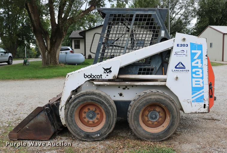 image for item DD0050 1995 Bobcat 743B skid steer