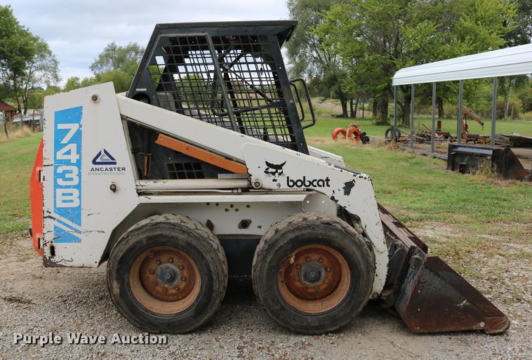 image for item DD0050 1995 Bobcat 743B skid steer