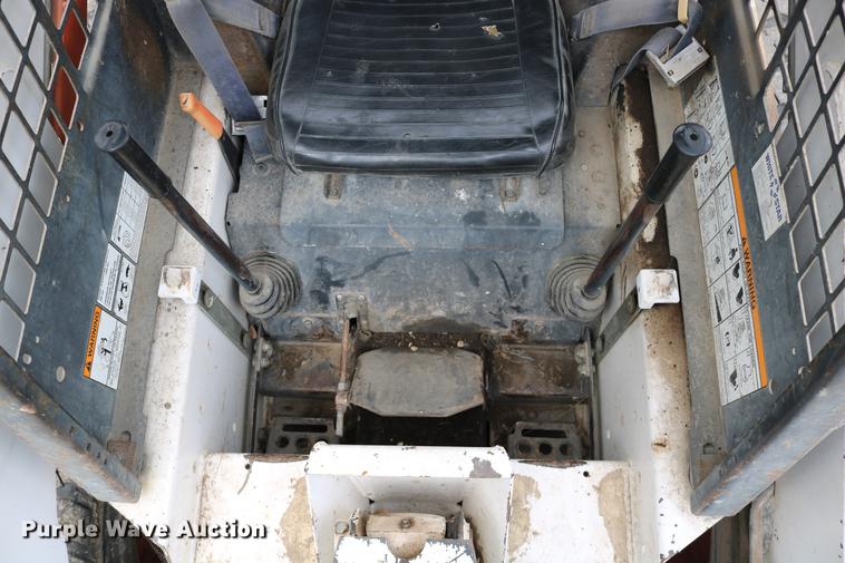 image for item DD0050 1995 Bobcat 743B skid steer