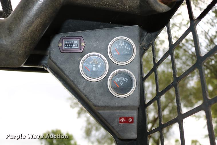 image for item DD0050 1995 Bobcat 743B skid steer