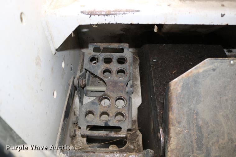image for item DD0050 1995 Bobcat 743B skid steer