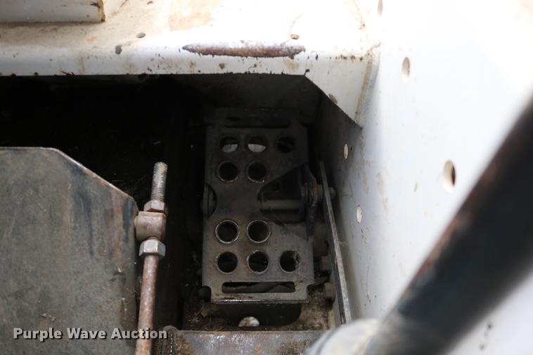 image for item DD0050 1995 Bobcat 743B skid steer