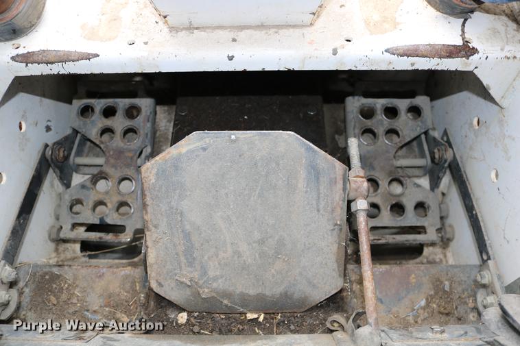 image for item DD0050 1995 Bobcat 743B skid steer