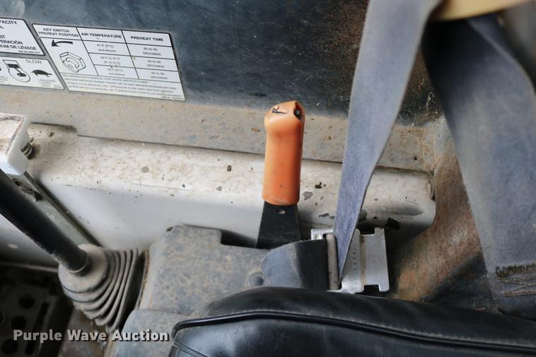 image for item DD0050 1995 Bobcat 743B skid steer