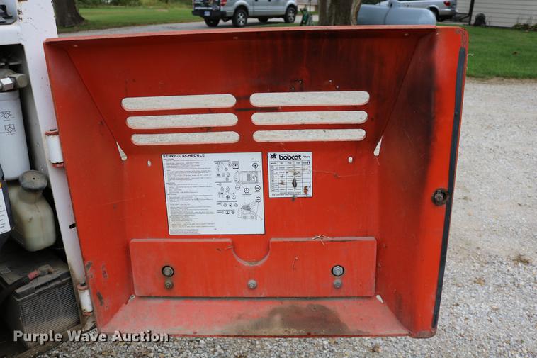 image for item DD0050 1995 Bobcat 743B skid steer