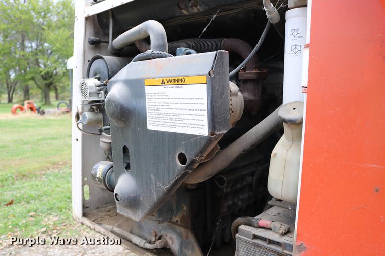 image for item DD0050 1995 Bobcat 743B skid steer