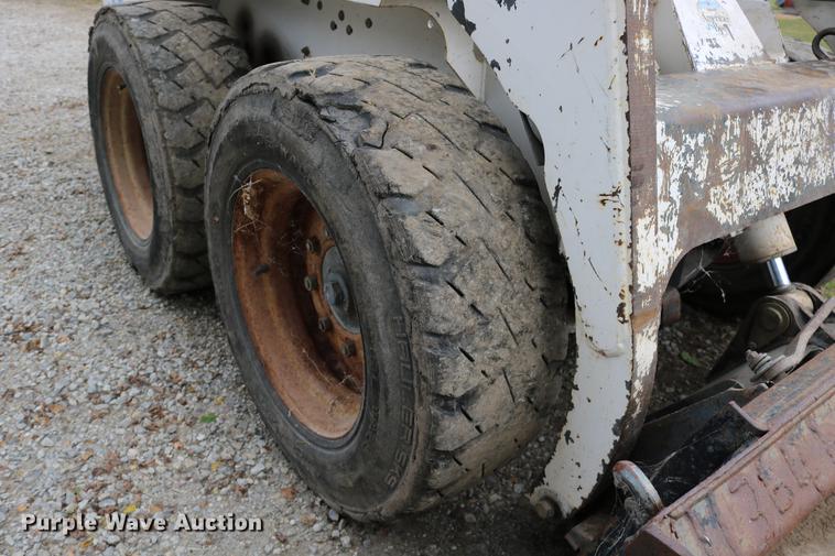 image for item DD0050 1995 Bobcat 743B skid steer