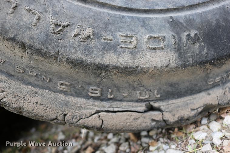 image for item DD0050 1995 Bobcat 743B skid steer