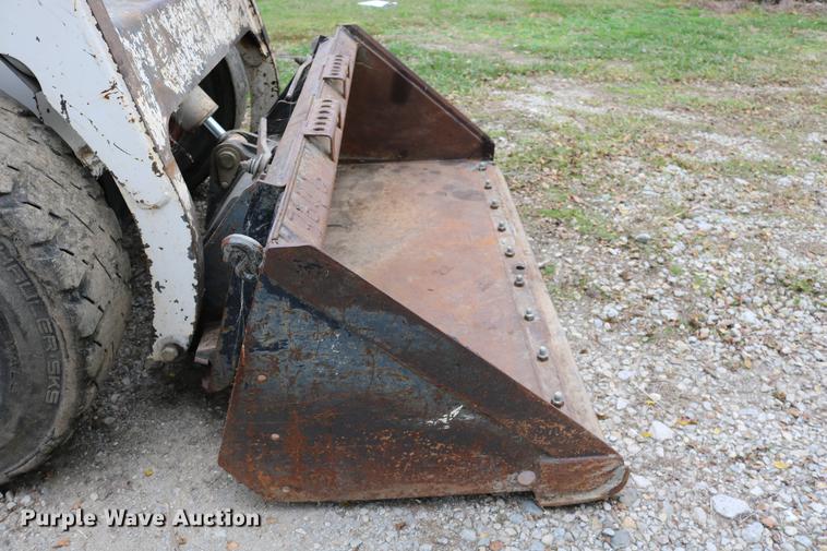 image for item DD0050 1995 Bobcat 743B skid steer