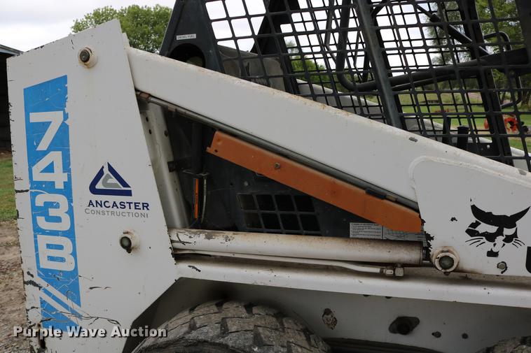 image for item DD0050 1995 Bobcat 743B skid steer