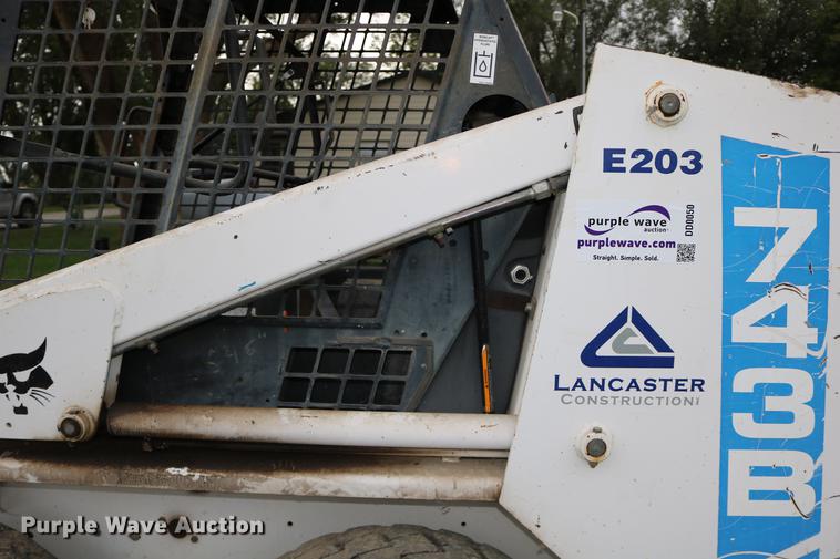 image for item DD0050 1995 Bobcat 743B skid steer