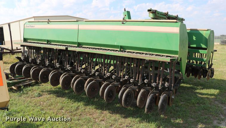image for item DD0052 1988 Great Plains Solid Stand 30 grain drill