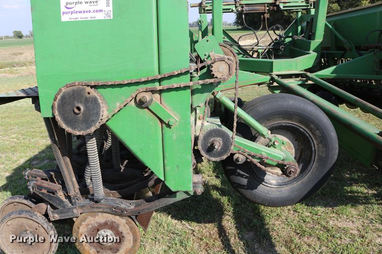 image for item DD0052 1988 Great Plains Solid Stand 30 grain drill