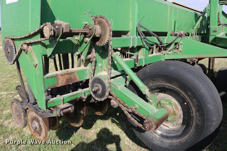 image for item DD0052 1988 Great Plains Solid Stand 30 grain drill