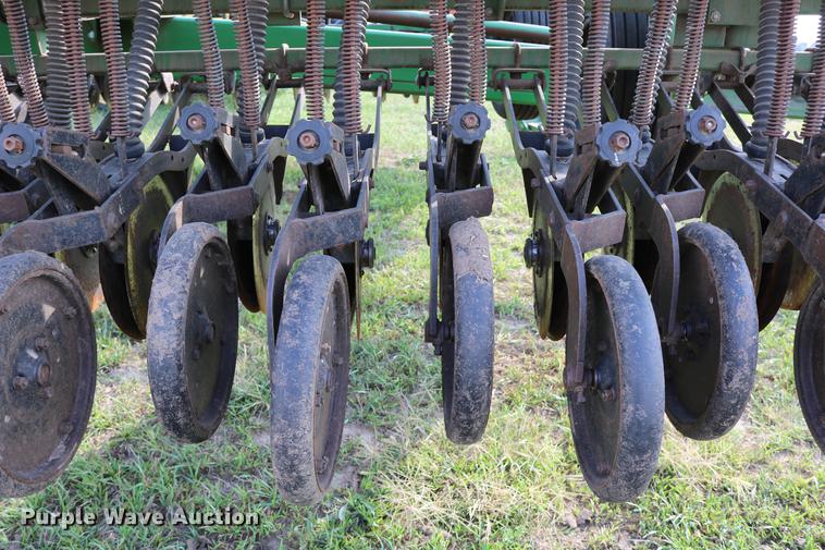 image for item DD0052 1988 Great Plains Solid Stand 30 grain drill