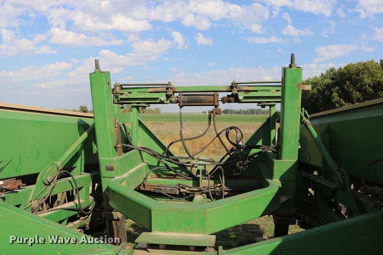 image for item DD0052 1988 Great Plains Solid Stand 30 grain drill