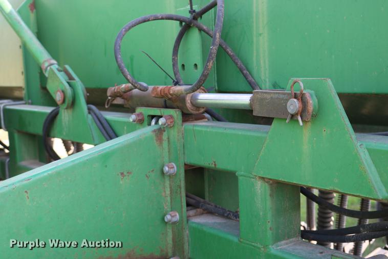 image for item DD0052 1988 Great Plains Solid Stand 30 grain drill