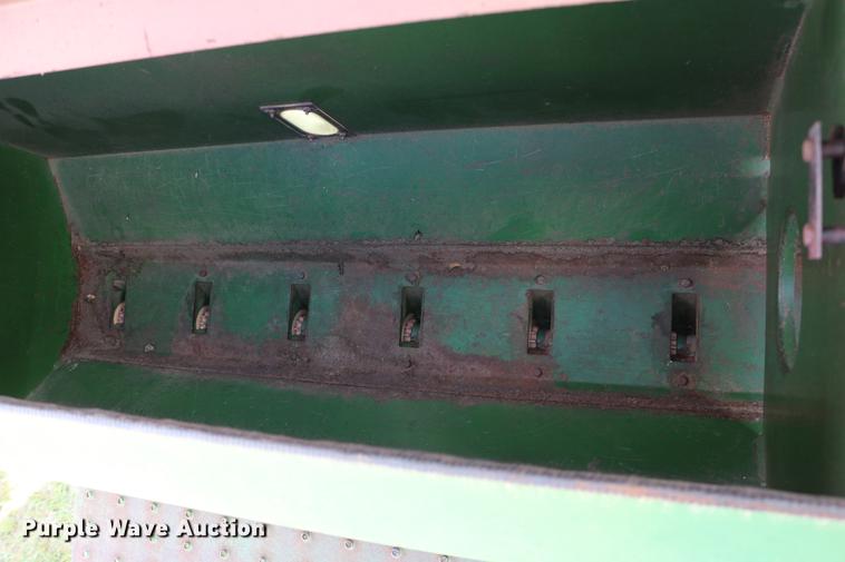 image for item DD0052 1988 Great Plains Solid Stand 30 grain drill