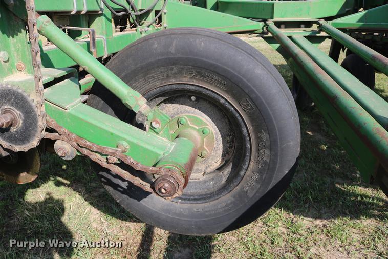 image for item DD0052 1988 Great Plains Solid Stand 30 grain drill