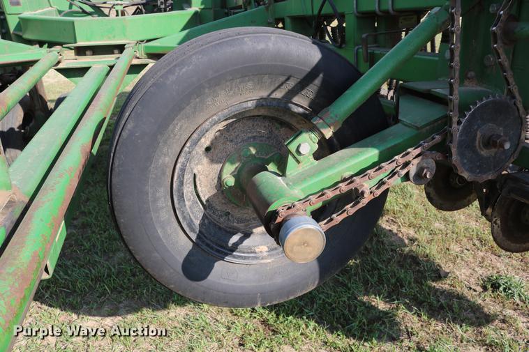 image for item DD0052 1988 Great Plains Solid Stand 30 grain drill