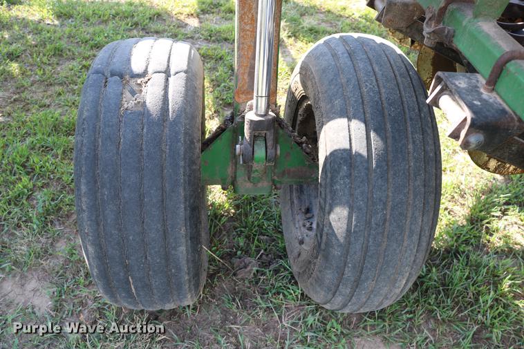 image for item DD0052 1988 Great Plains Solid Stand 30 grain drill