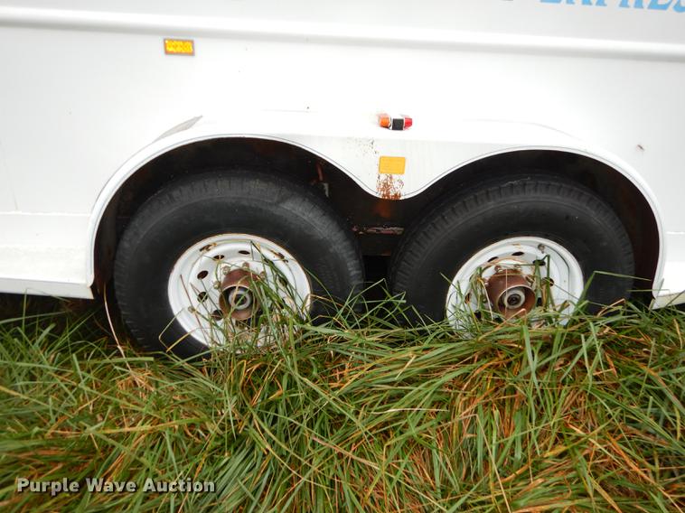 image for item DD0803 1994 Trailmann Pony Express slant horse trailer