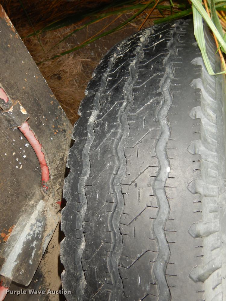 image for item DD0803 1994 Trailmann Pony Express slant horse trailer