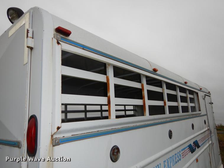 image for item DD0803 1994 Trailmann Pony Express slant horse trailer