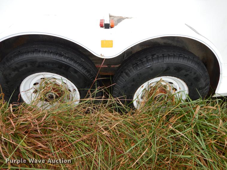 image for item DD0803 1994 Trailmann Pony Express slant horse trailer