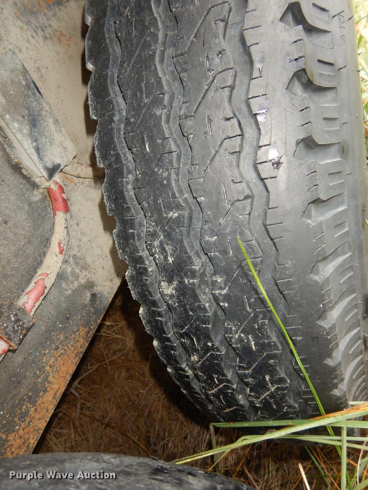 image for item DD0803 1994 Trailmann Pony Express slant horse trailer