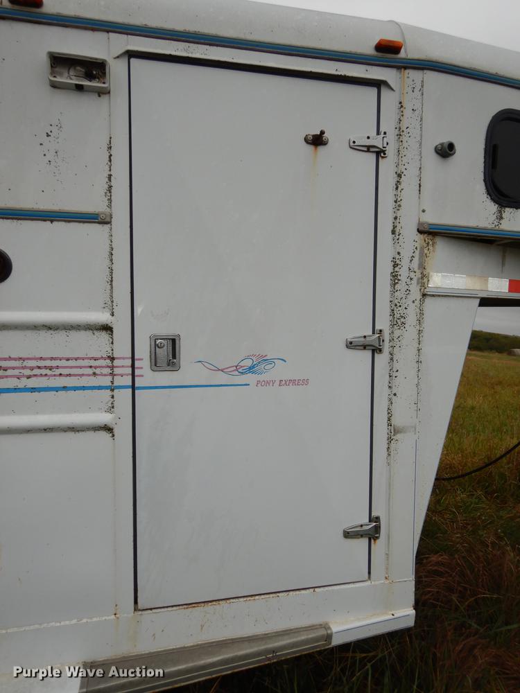 image for item DD0803 1994 Trailmann Pony Express slant horse trailer