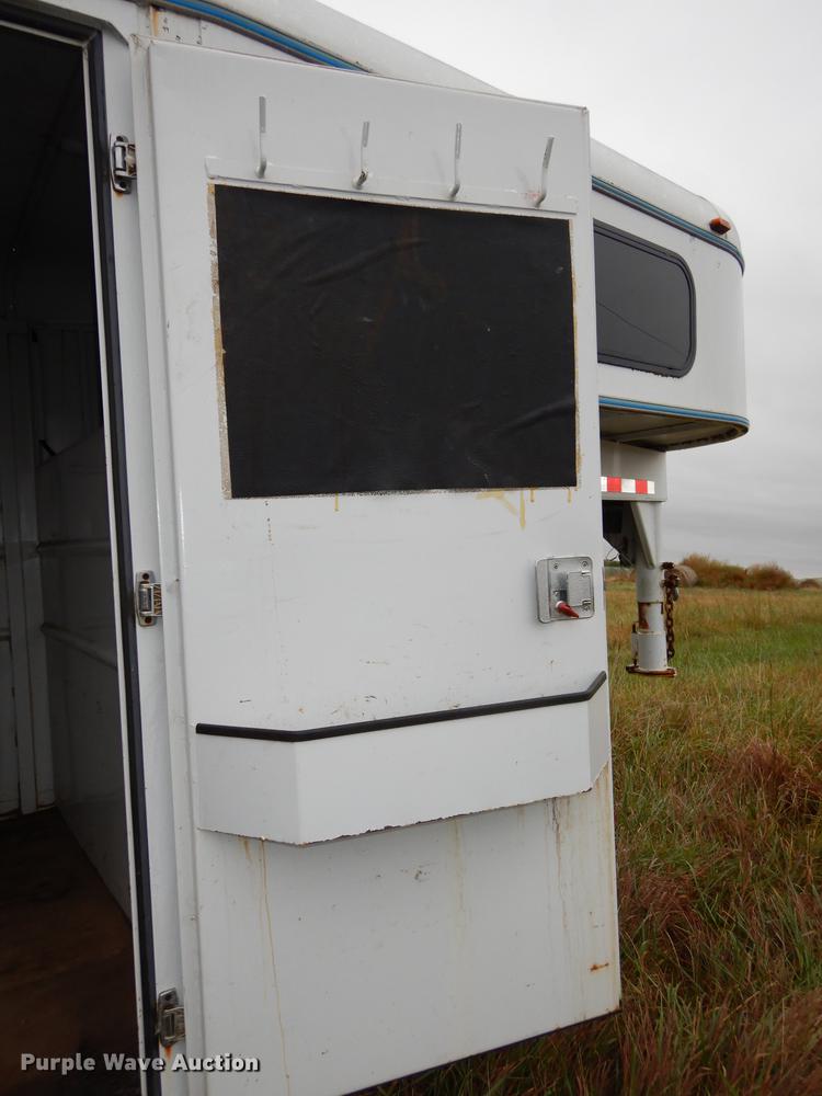 image for item DD0803 1994 Trailmann Pony Express slant horse trailer