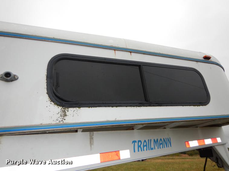 image for item DD0803 1994 Trailmann Pony Express slant horse trailer