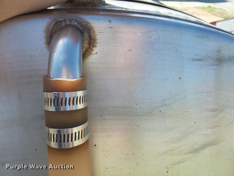 image for item DD2004 Nurse tank trailer