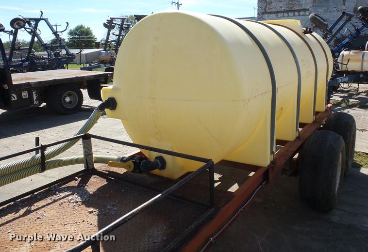 image for item DD2005 1996 Ag Systems AG1000 nurse tank trailer