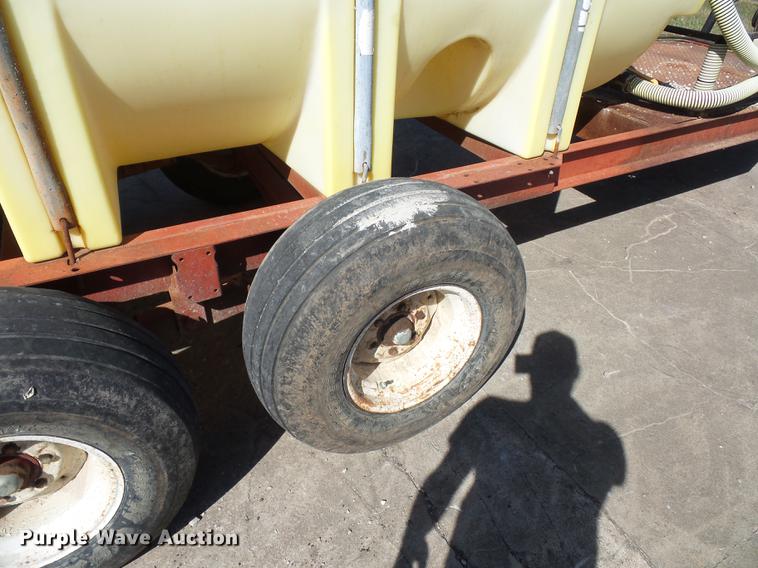 image for item DD2005 1996 Ag Systems AG1000 nurse tank trailer