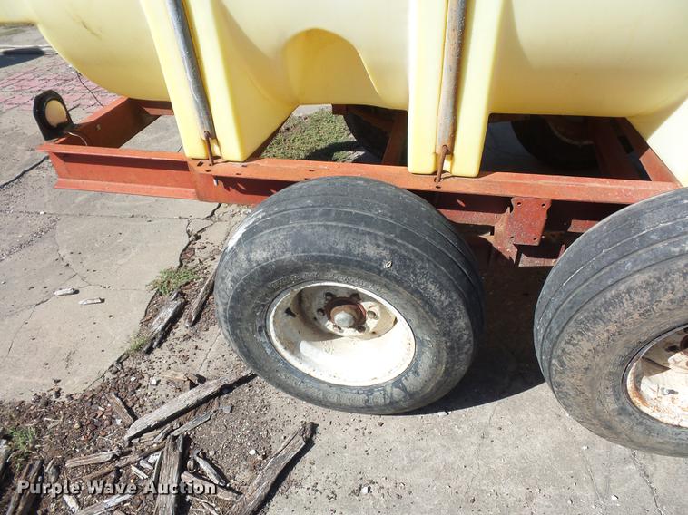 image for item DD2005 1996 Ag Systems AG1000 nurse tank trailer