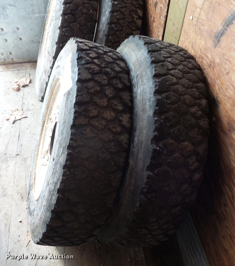 image for item DD2009 295/75R22.5 tires and wheels