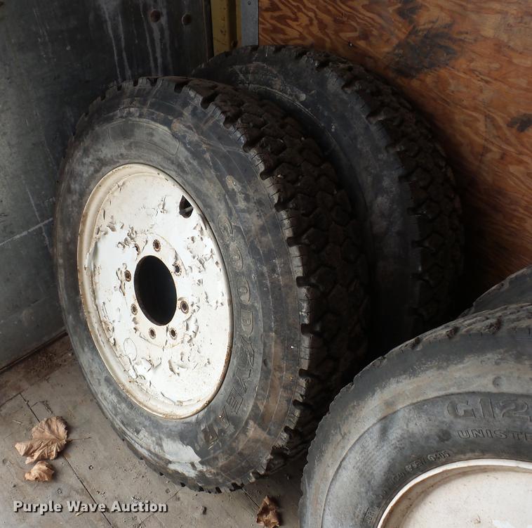 image for item DD2009 295/75R22.5 tires and wheels